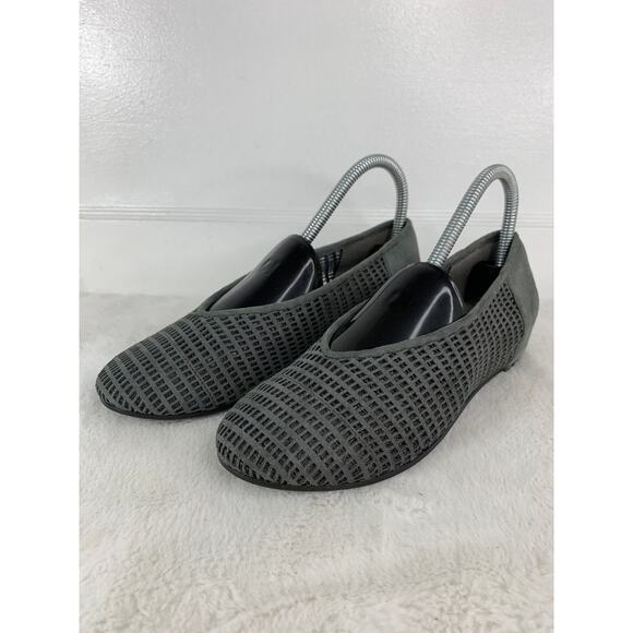 Eileen Fisher Gray Perforated Suede Slip-On Flats Size 7 - Picture 1 of 8